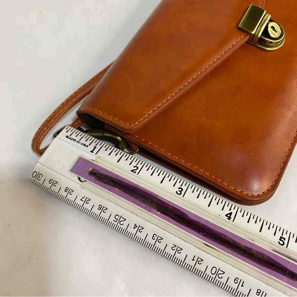 Classic Tan Crossbody Bag with Gold-Tone Lock Clutch Option Small - Picture 13 of 16